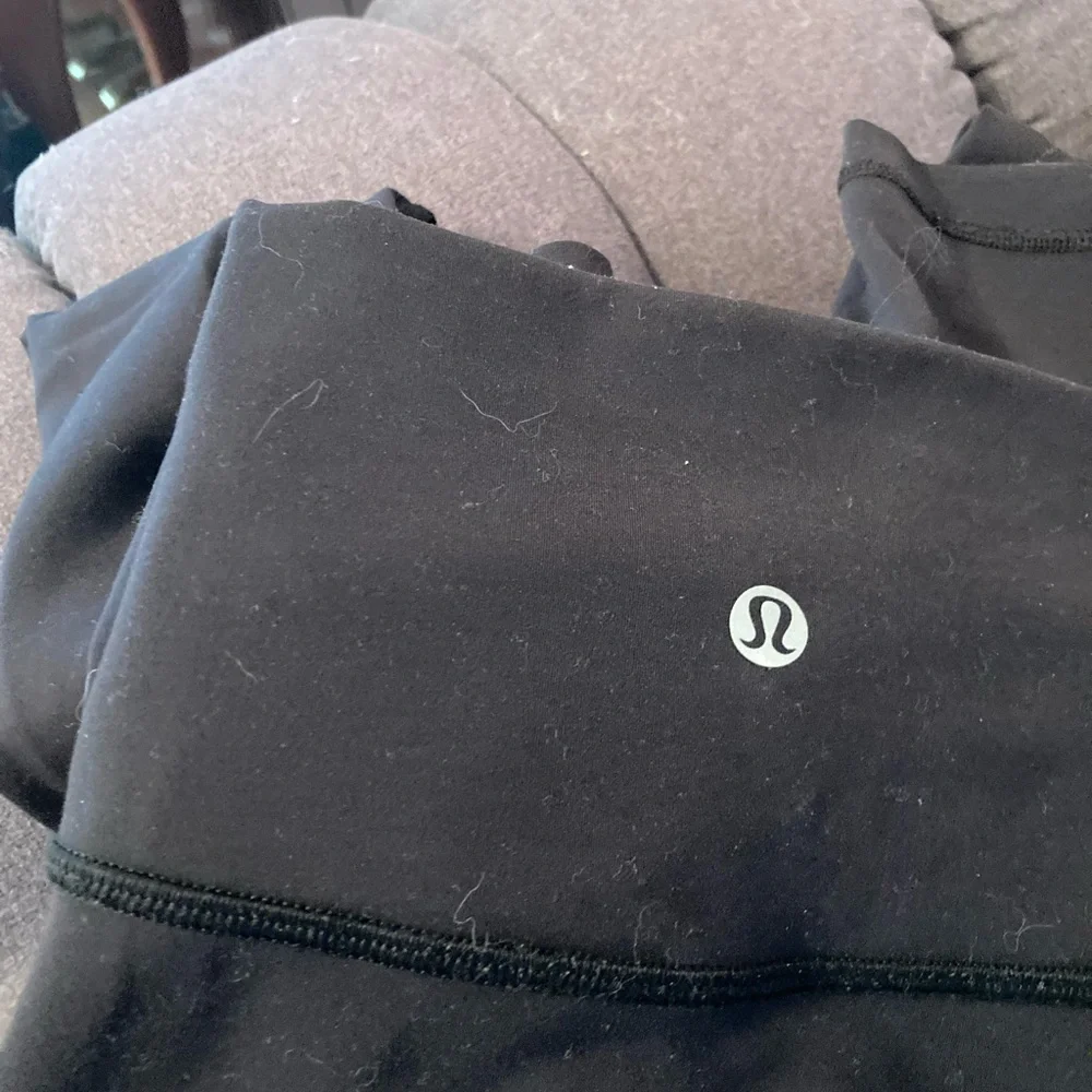 Lululemon black work out pants leggings size 4-6 - Picture 3 of 3